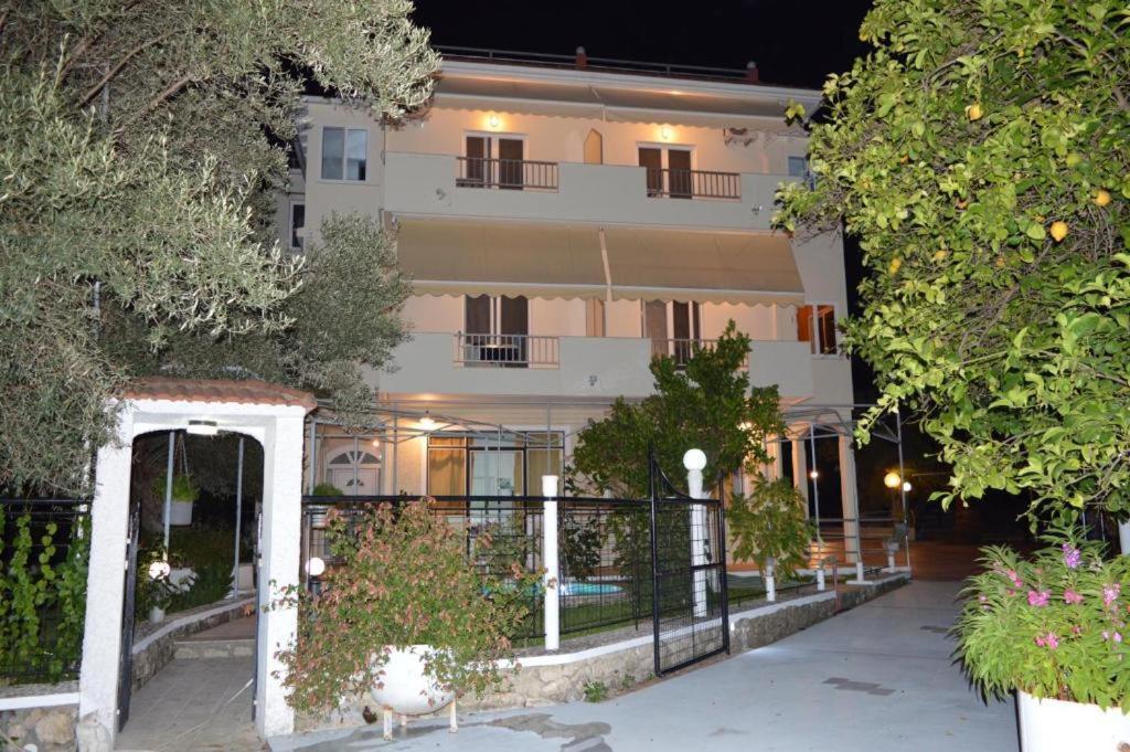 Margarita Apartments Nikiana Ngoại thất bức ảnh